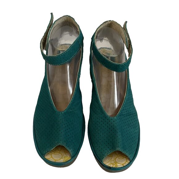 Fly London Yala Perf Leather Wedge Green Wedge Sandal Women Size EU 40 US 9-9.5 - Picture 1 of 10